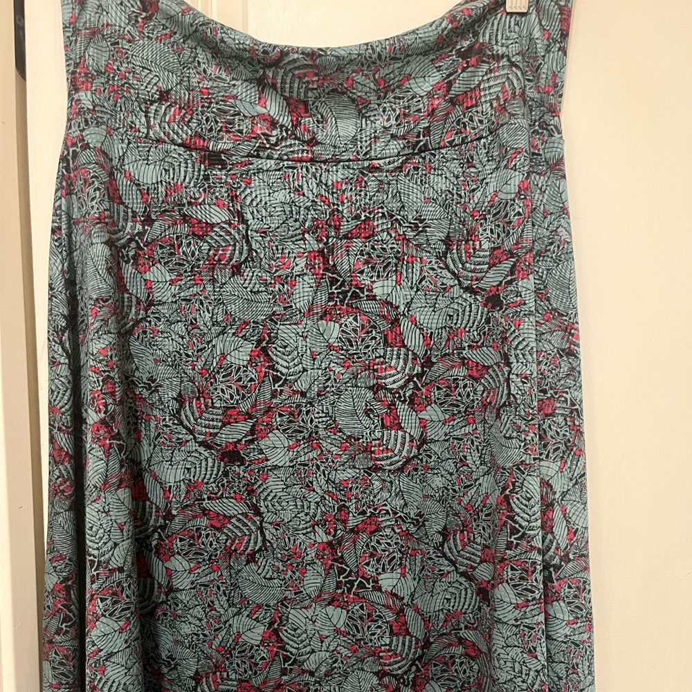 LuLaRoe Skirt, LG. Blue green & burgundy flowers.